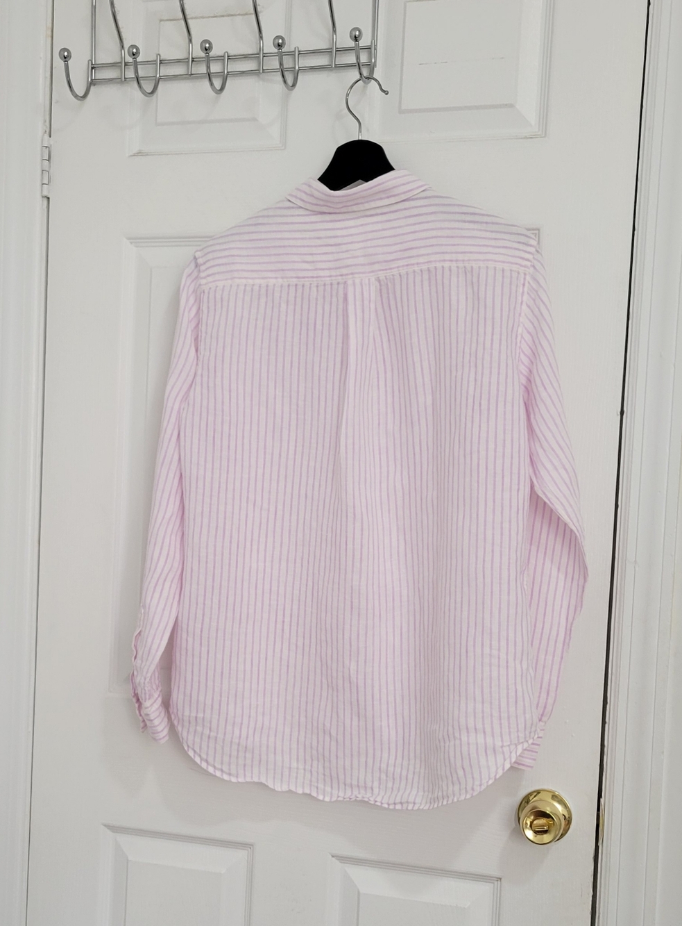 UNIQLO Light Pink & White Striped Button-Up Shirt - Picture 3 of 9